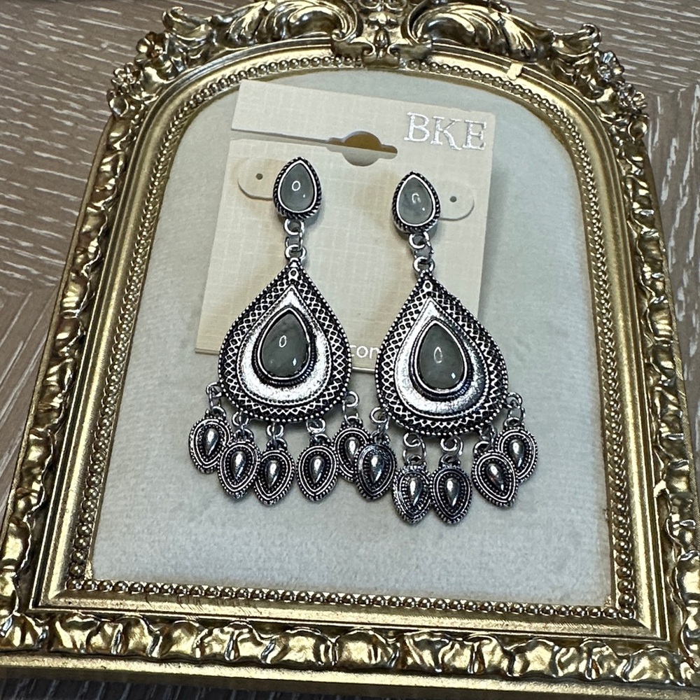 NEW! ✨ BKE Black and Silver Teardrop Earrings